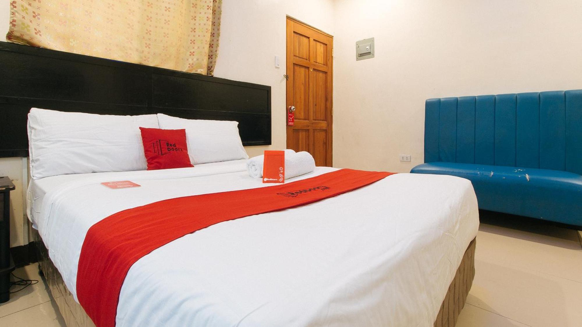 Reddoorz At V-Cat Apartelle Sampaloc Manila Bagian luar foto
