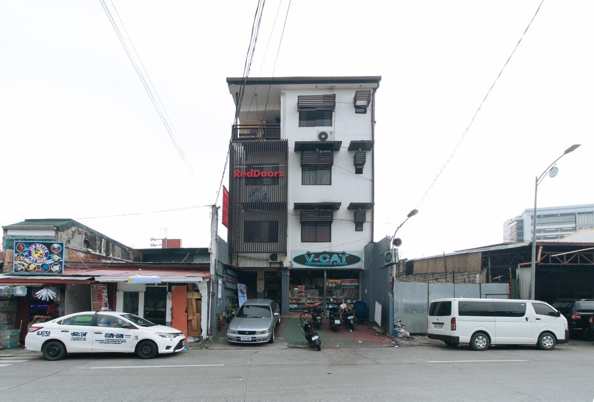 Reddoorz At V-Cat Apartelle Sampaloc Manila Bagian luar foto