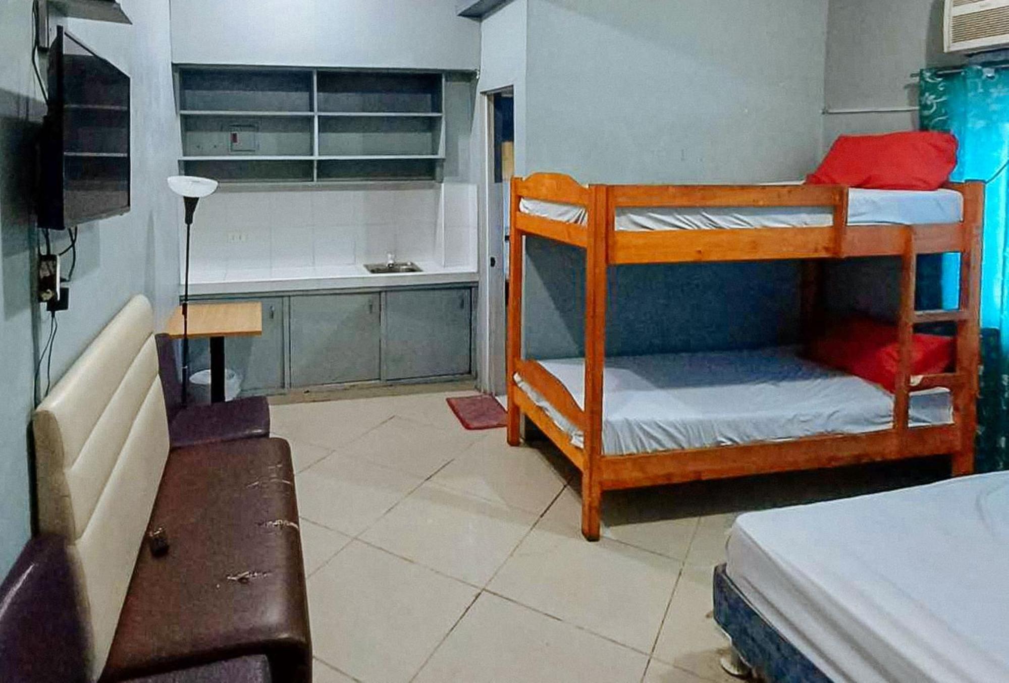 Reddoorz At V-Cat Apartelle Sampaloc Manila Bagian luar foto
