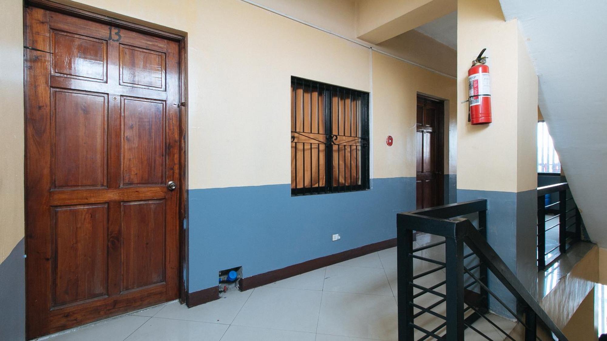 Reddoorz At V-Cat Apartelle Sampaloc Manila Bagian luar foto